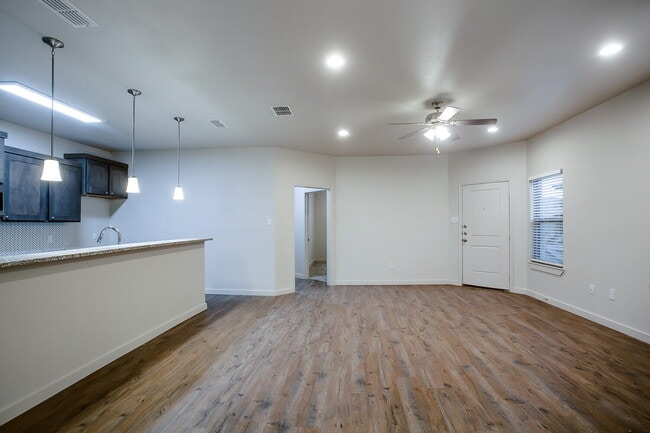 Photo - Beautiful Like-New Townhome Located South of Town Near Cooper Elementary