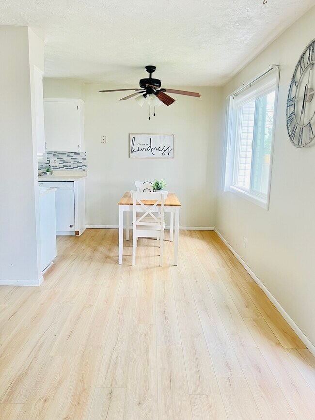 Dining Area - 730 Tyra Dr Unit 730