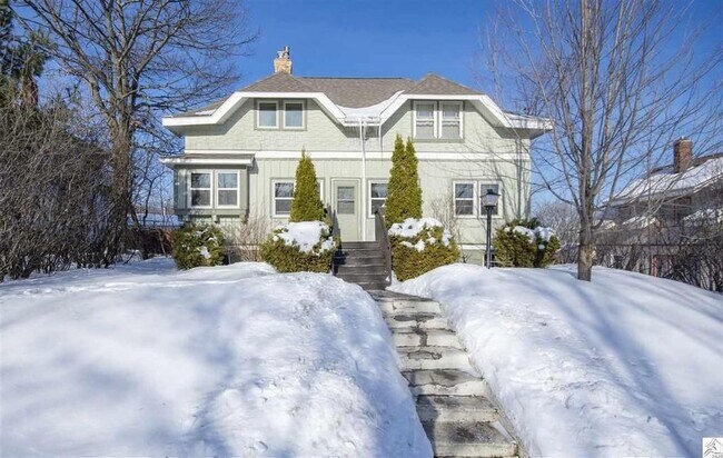 Photo - 505 E Oxford St