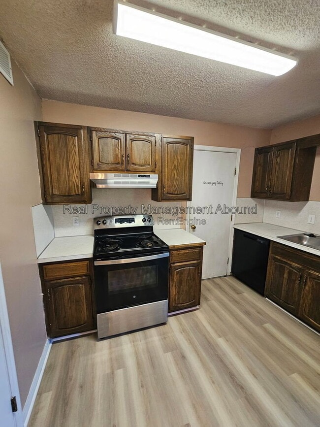 Photo - 8011 N 117th E Ave