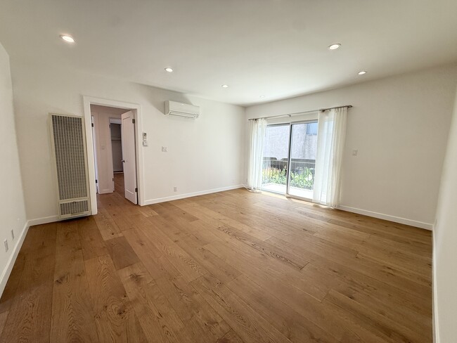 Building Photo - 515 Pier Ave Unit 4