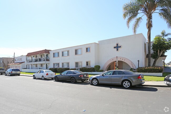 Photo - La Paz Apartments