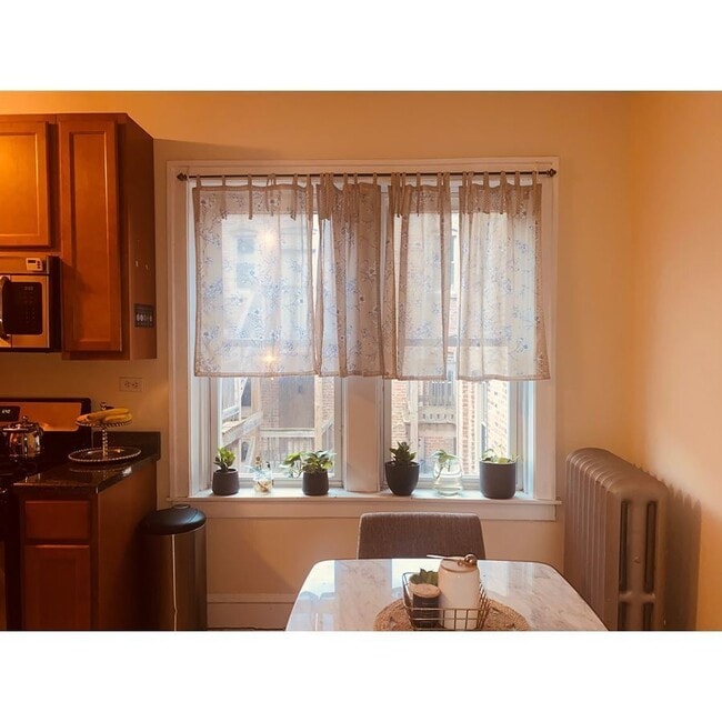 Photo - 3806 W Irving Park Rd Unit 3806-4