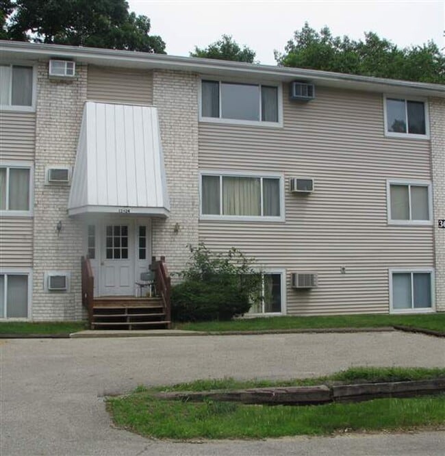Robinwood Apartments