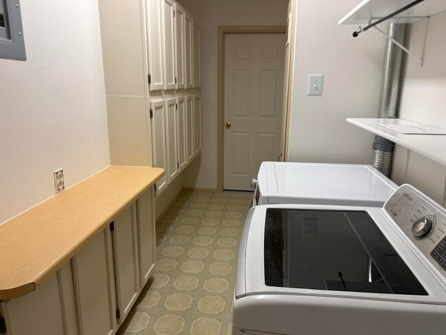 Photo - 4311 62nd St
