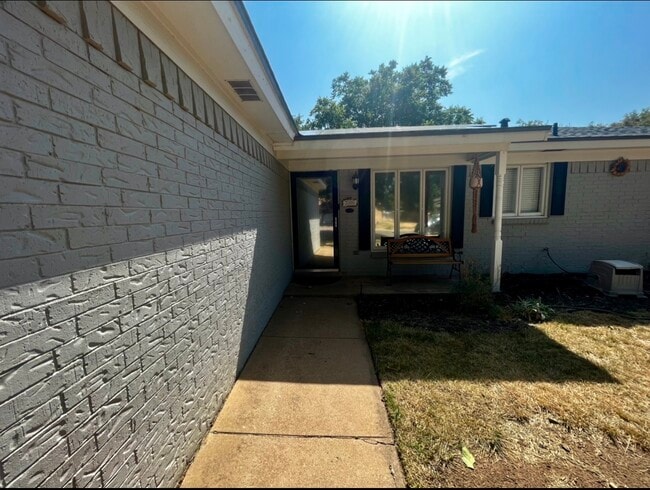 7009 Wayne Ave