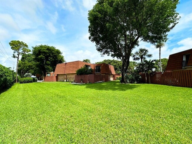 Building Photo - 1545 Augusta Cir