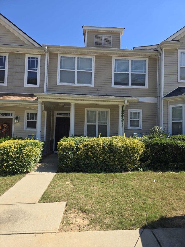 "Charming 3-Bed Townhouse Retreat with 2.5... - "Charming 3-Bed Townhouse Retreat with 2.5...