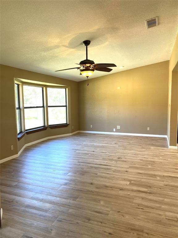 Photo - 137 Road Runner Ln