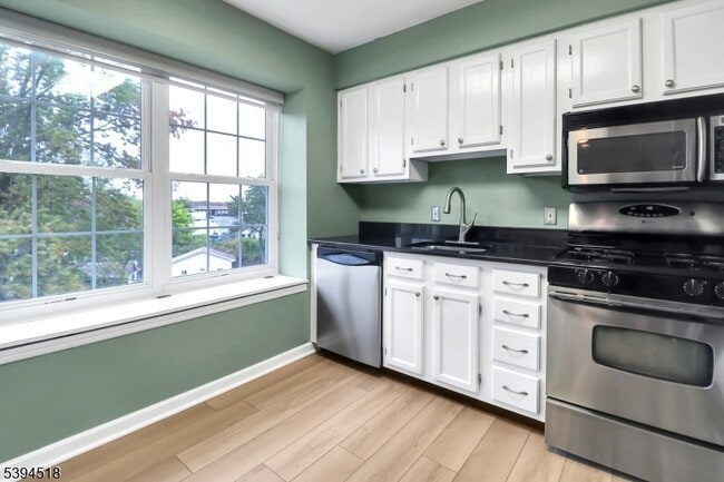 Photo - 121 Country Club Dr