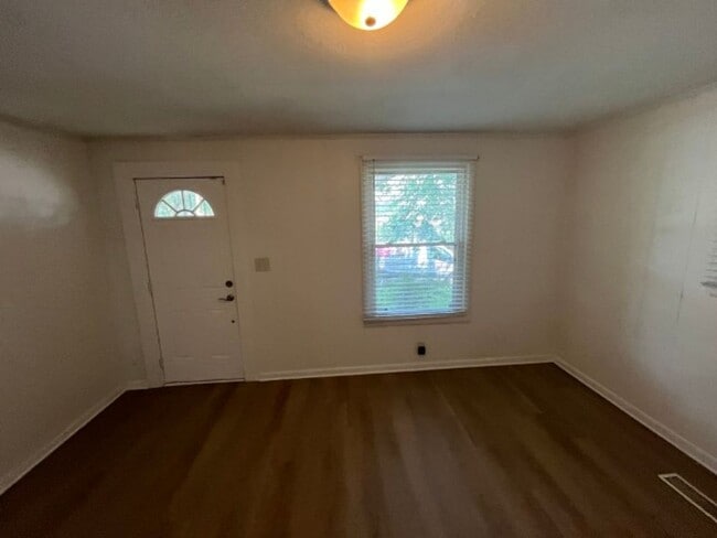 Photo - 1015A 43rd Ave N