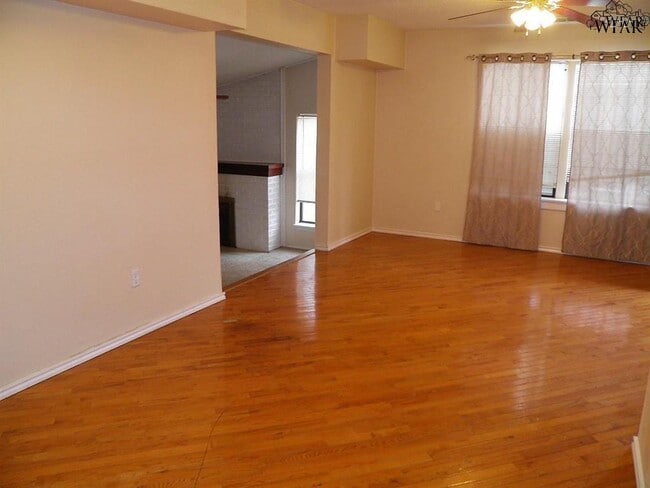 Photo - 4330 Cunningham Dr