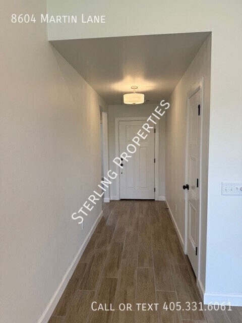 Photo - 8604 Martin Ln