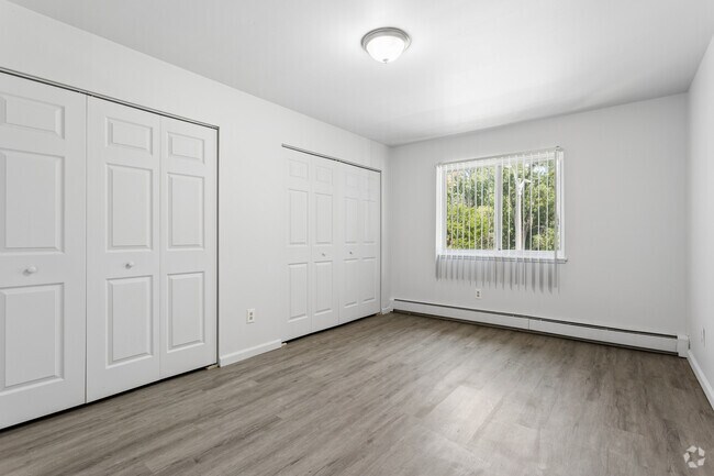 1BR, 1BA - 700SF - Bedroom
