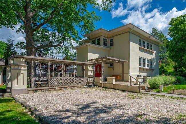 Photo - 116 Soundview Ave