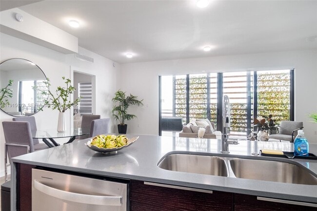 Photo - 2955 Bird Ave Unit 1B