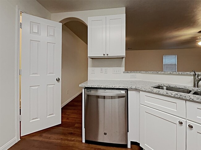 Photo - 21619 Ornella Cir