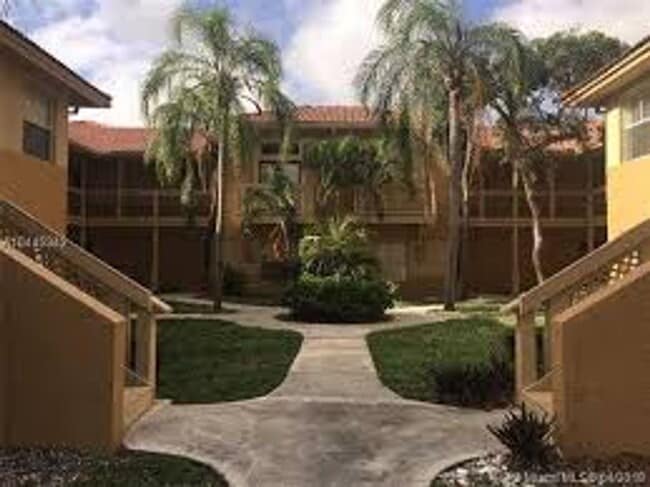Palm Lakes Condominium - Palm Lakes Condominium