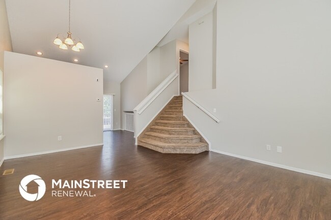 Photo - 4790 Findon Pl