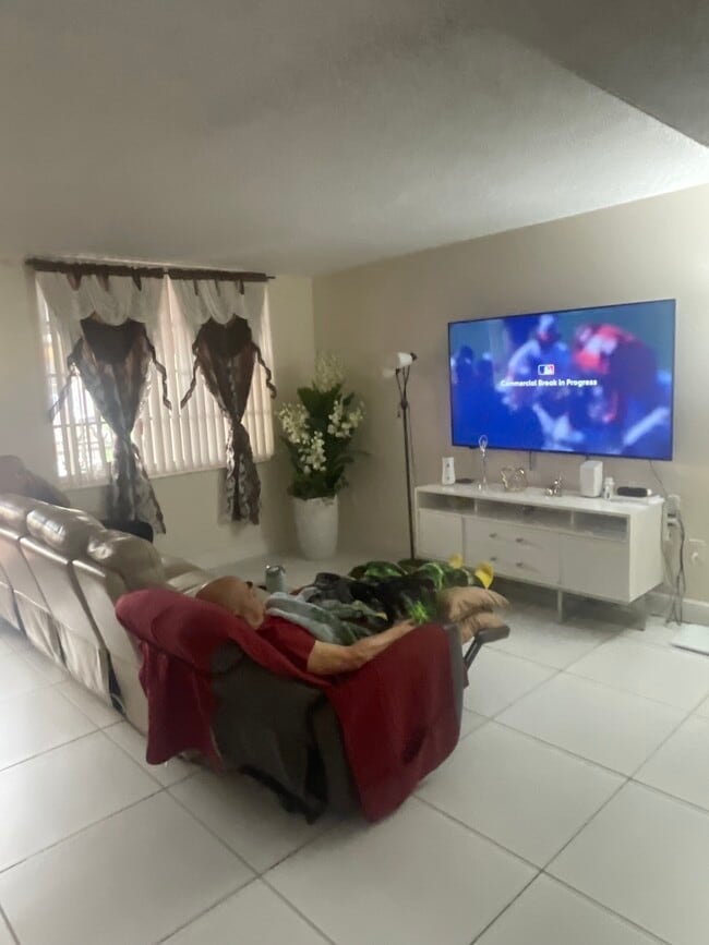 Photo - 4150 W 10th Ln Unidad Mango Hill