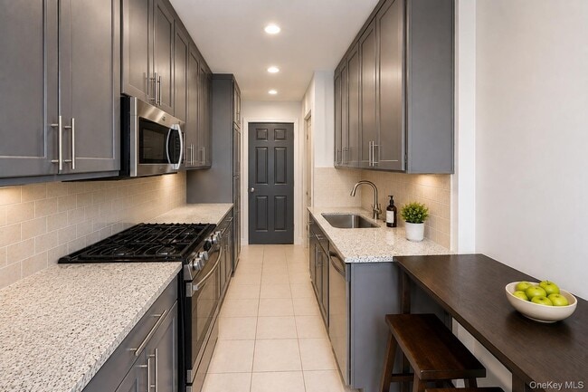 Photo - 472 Gramatan Ave Unit Bldg.,3, L3