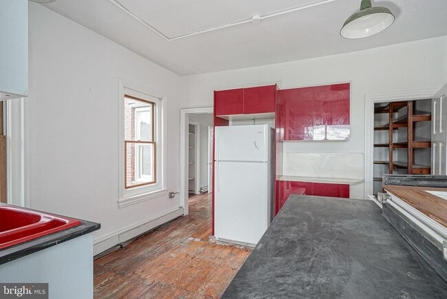 Building Photo - 1523 N 27th St Unit 3