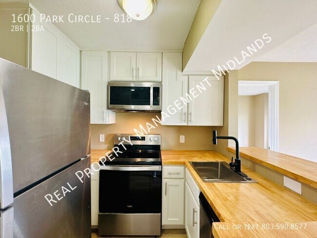 Photo - 1600 Park Cir