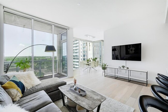 Photo - 301 West Ave Unidad 16 08 Rental