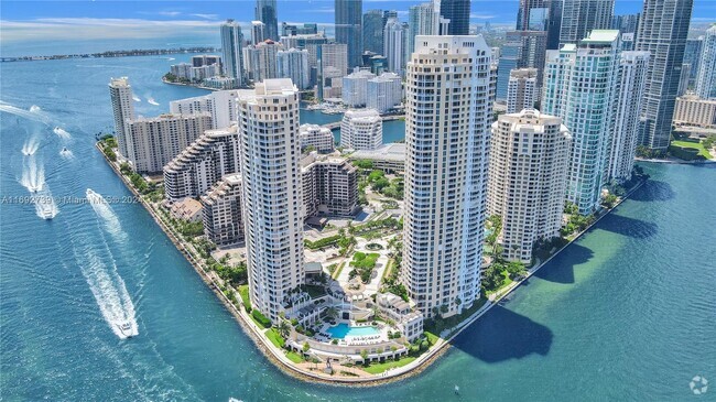 Building Photo - 848 Brickell Key Dr Unit 2806 Rental