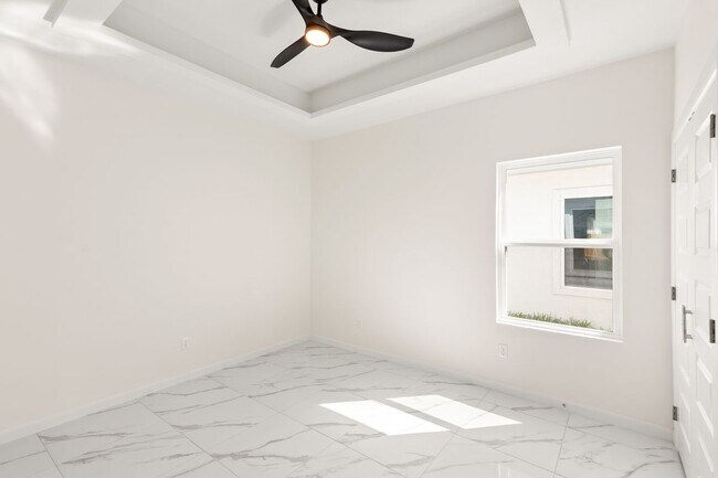 Photo - 504 N Emerald Ave