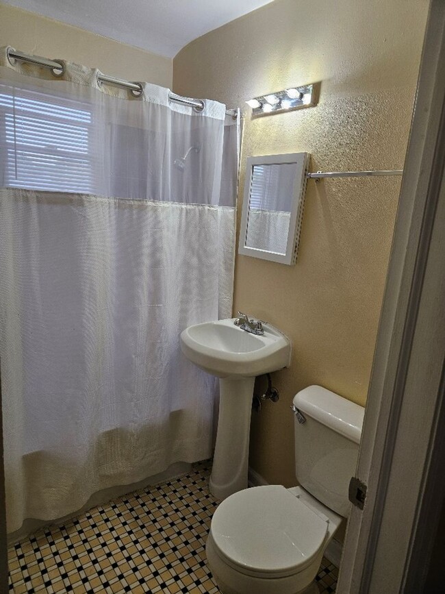 Photo - 4522 N Teutonia Ave Unit 4