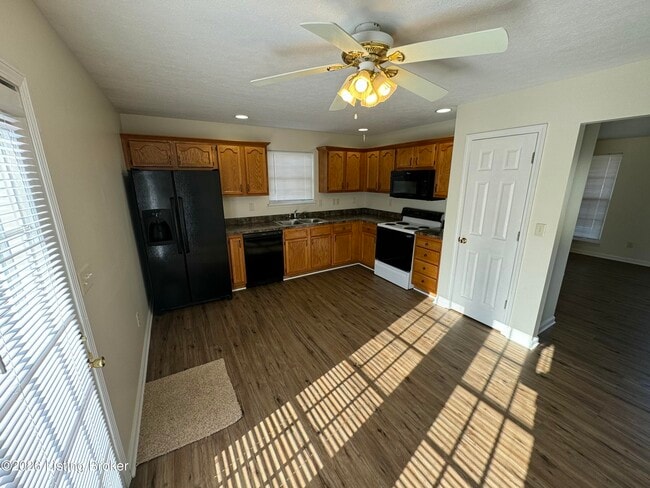 Photo - 183 Frederick Ct