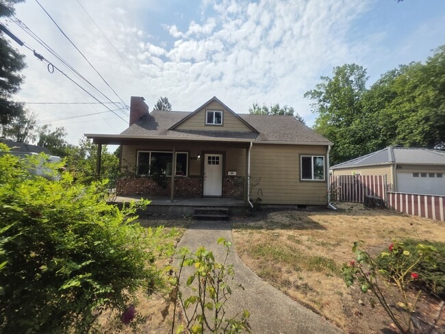Building Photo - 640-MHH2640 South St NE Rental