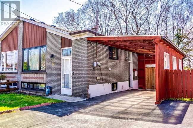 Photo - 17 Avis Crescent