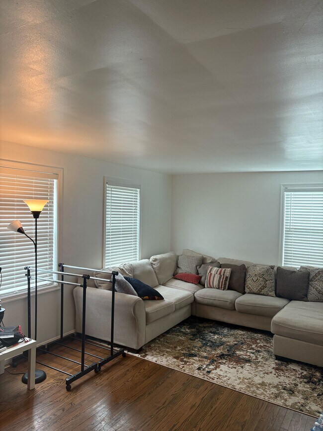 Photo - 2301 Iverson St