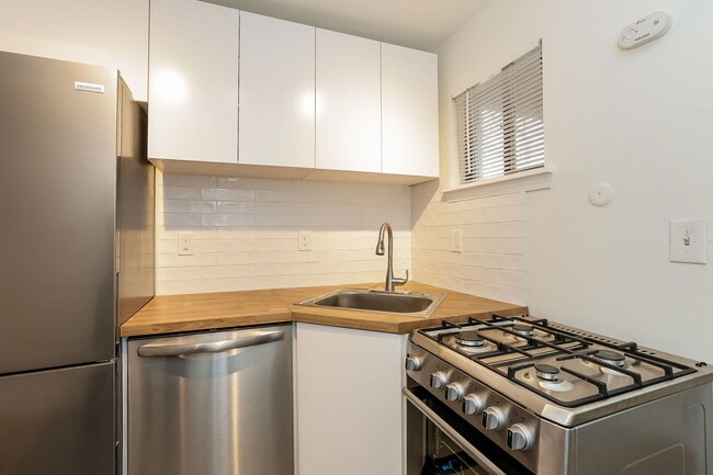 Photo - 755 St Charles Ave NE Unit 9