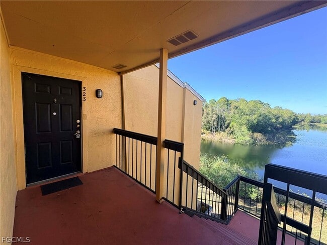 Building Photo - 2845 Winkler Ave Unit 323