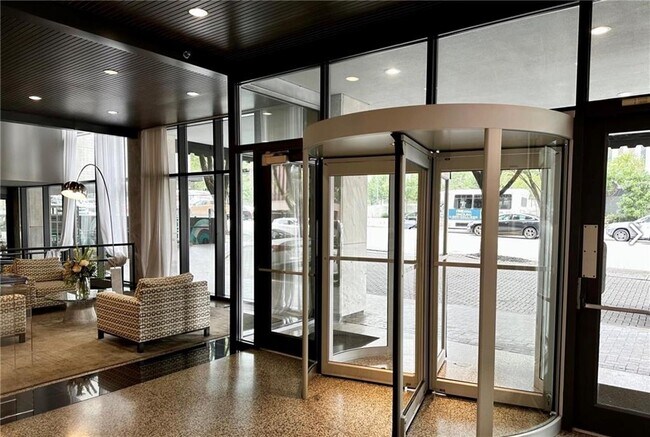 Photo - 620 Peachtree St NE Unit 1807