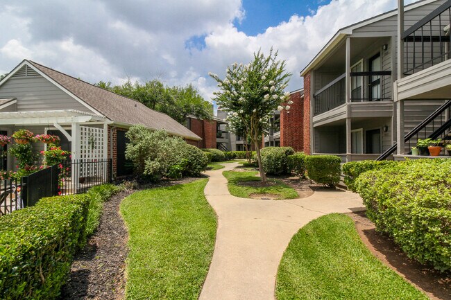 Spacious Courtyards