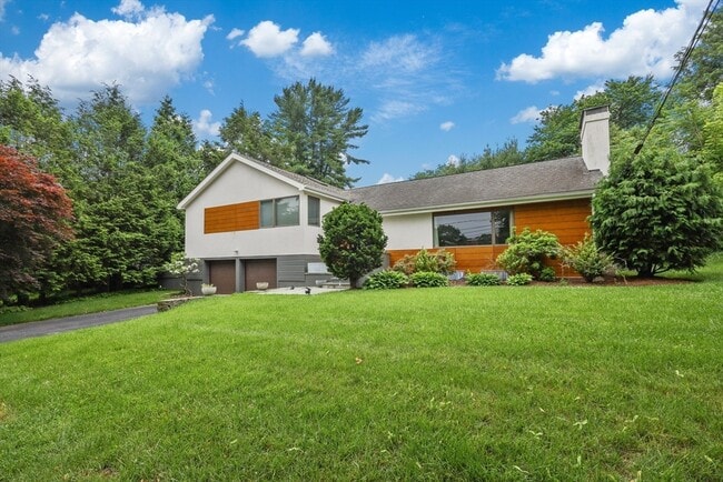 Photo - 18 Mignon Rd House