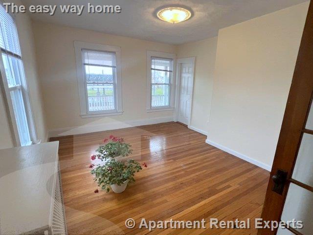 Building Photo - 543 Broadway Unit #2