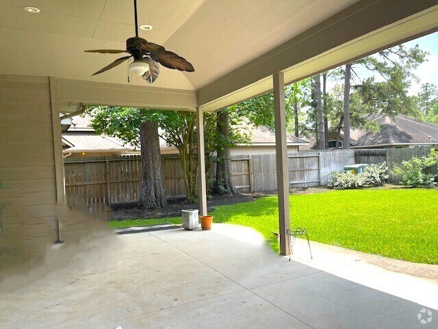 Building Photo - Great Location, wonderful Schools, Large e... Rental