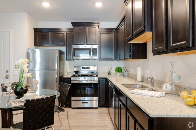 1BR 1BA - 687SF - The Reserve at Hudson Crossing