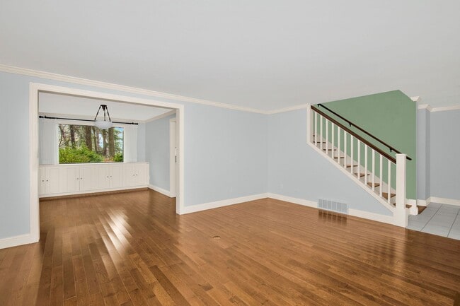 Photo - Luxury 3-bedroom Kirkland Bungalow