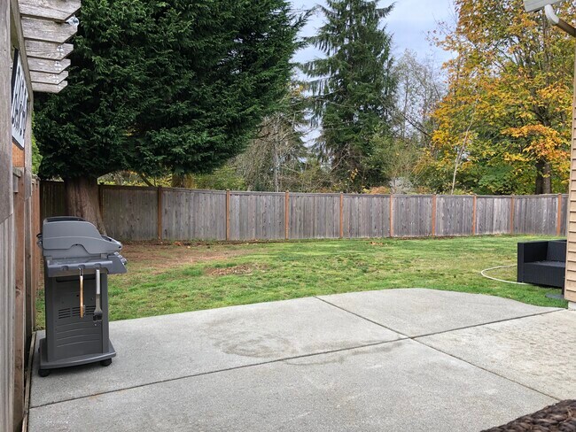 Photo - 6113 144th St SE