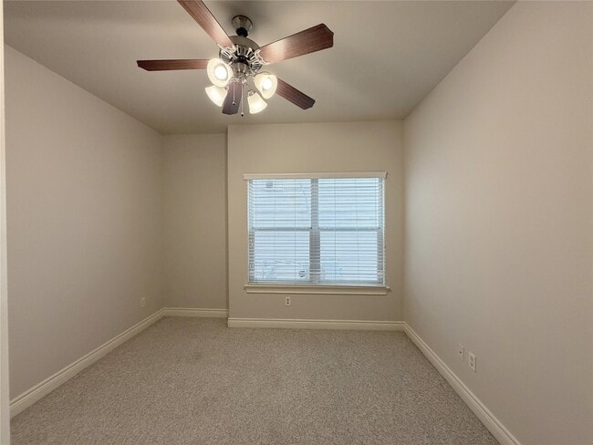 Photo - 2612 Edgefield Lakes Dr