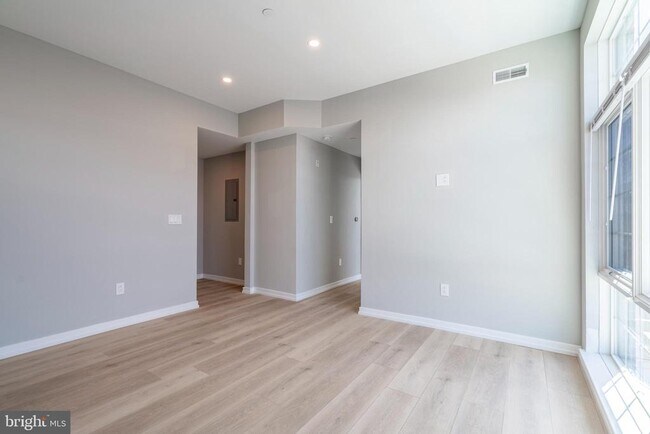 Photo - 2401 Washington Ave Unit 3F