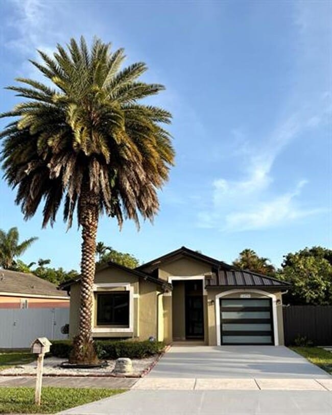 Building Photo - 14776 SW 138th Terrace