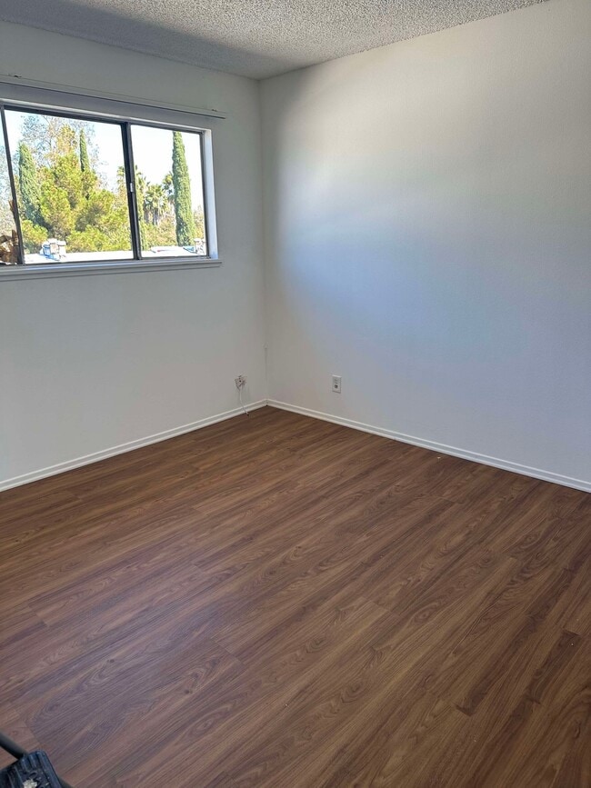 Photo - 14311 Addison St