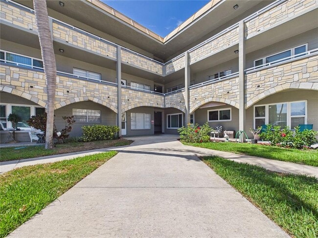 Building Photo - 2462 Brazilia Dr Unit 42